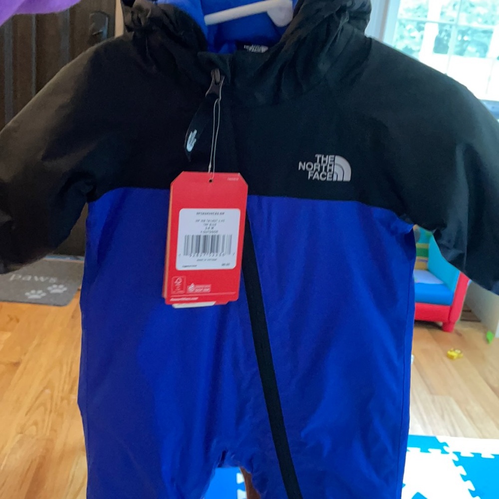 North face winter snow suit